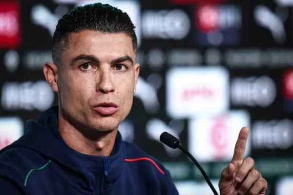 Ronaldu jurnalistlarga qattiq javob qaytardi: "Savol berganda ko‘zimga qarang!"