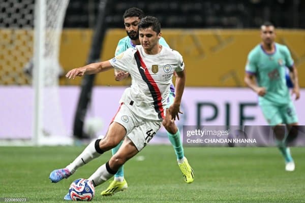 КЎЖЧ. Ҳусанов асосий таркибда тушган ўйинда "Манчестер Сити" рақибини "янчиб ташлади"