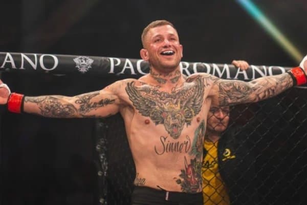 Chexiyadagi turnirda MMA jangchisi raqibining qulog‘ini tishlab oldi