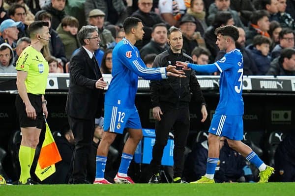 Arbeloa o‘z futbolchisini ortiga qaytarib yubordi