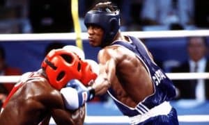 Уч карра олимпия чемпиони бўлган боксчи кўчада овқат изламоқда